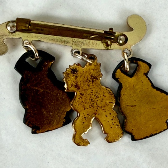 Antique Enamel Pin Holland Banner 3 Boys Girls Dangling Charms Souvenir Brooch - Picture 4 of 9